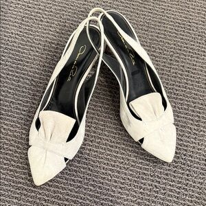 Oscar de la Renta Light Grey Slingback Heels